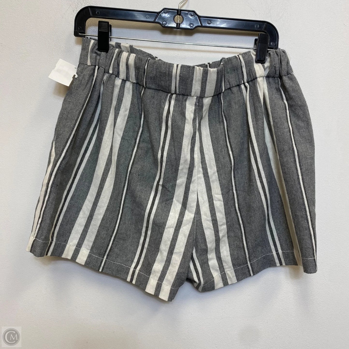 Shorts By Simply Blessed In Grey & White, Size: Xl