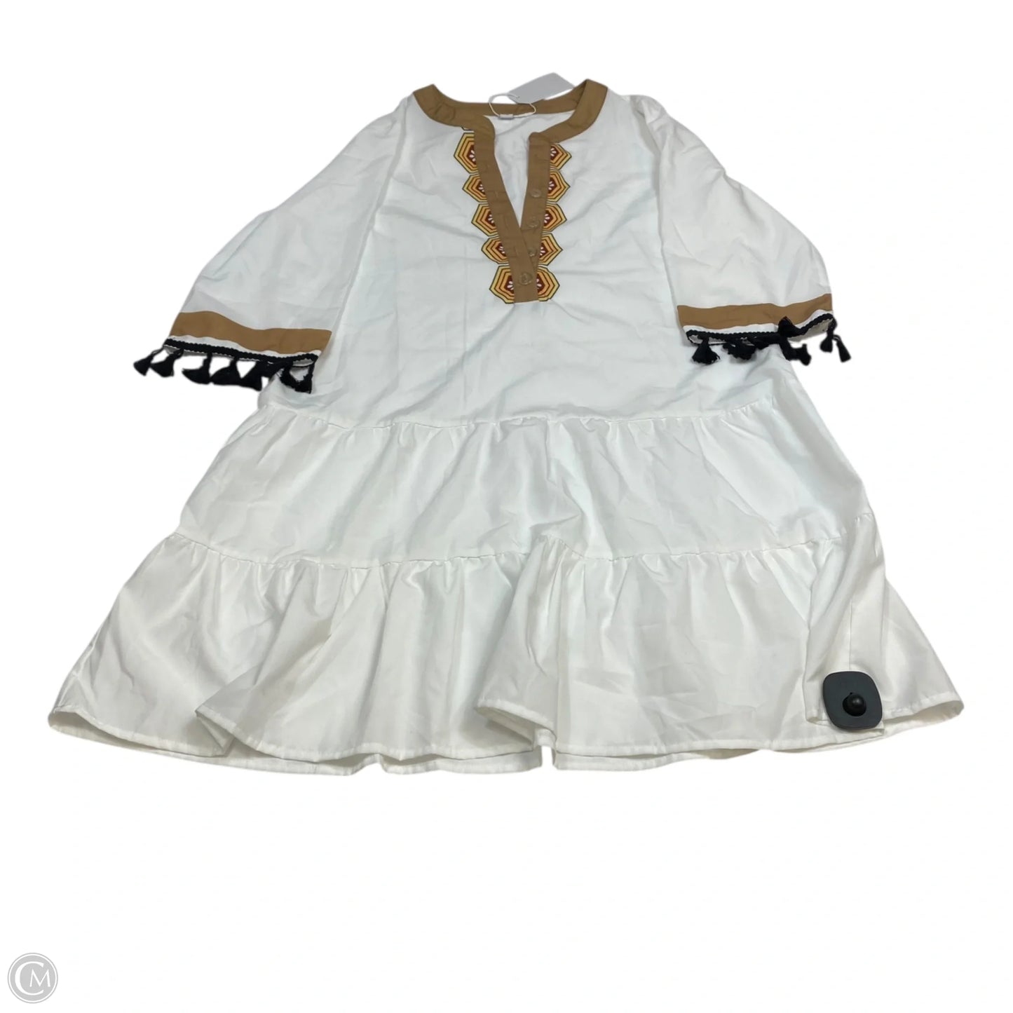 Dress Casual Short By Clothes Mentor In Tan & White, Size: L