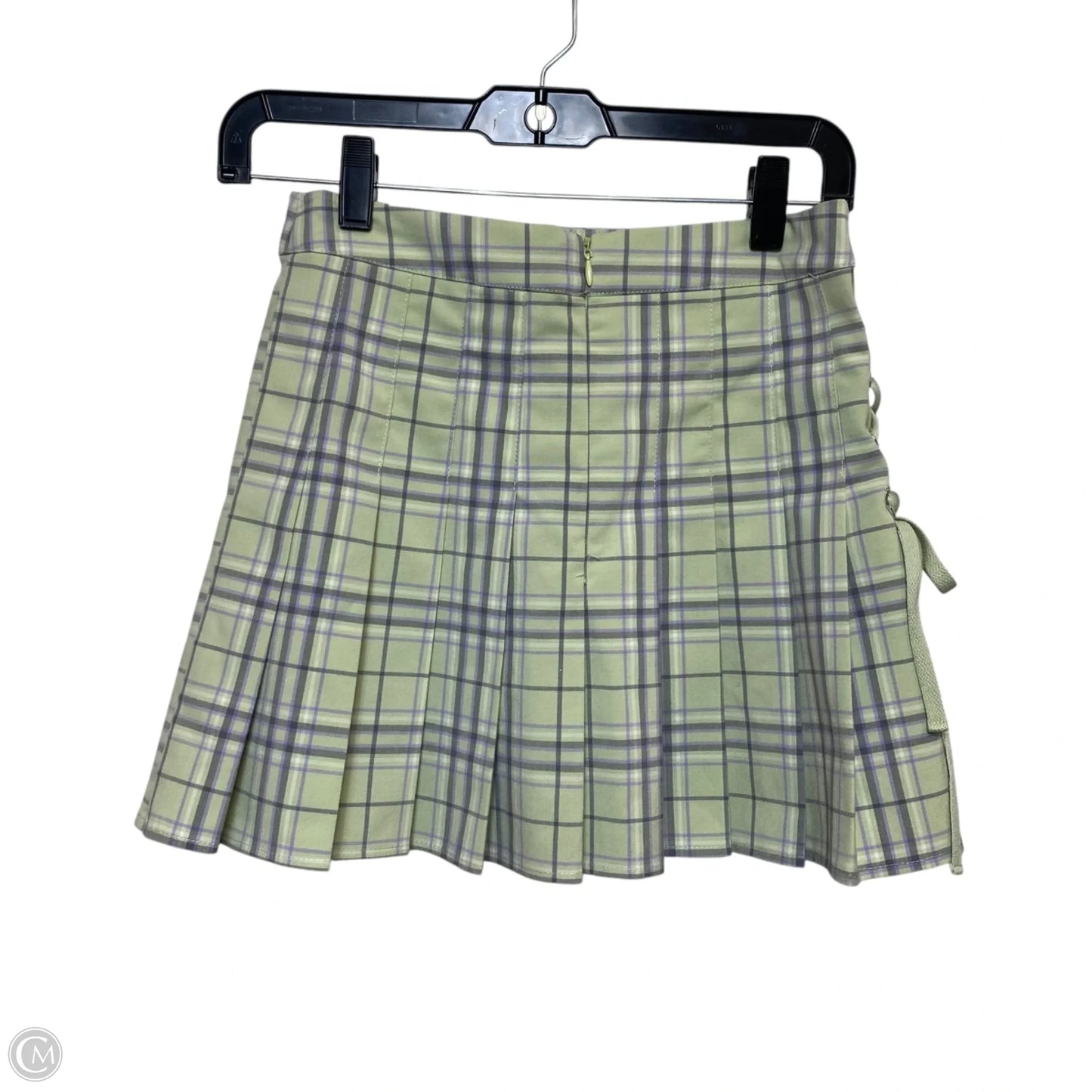 Skirt Mini & Short By Forever 21 In Green, Size: Xs