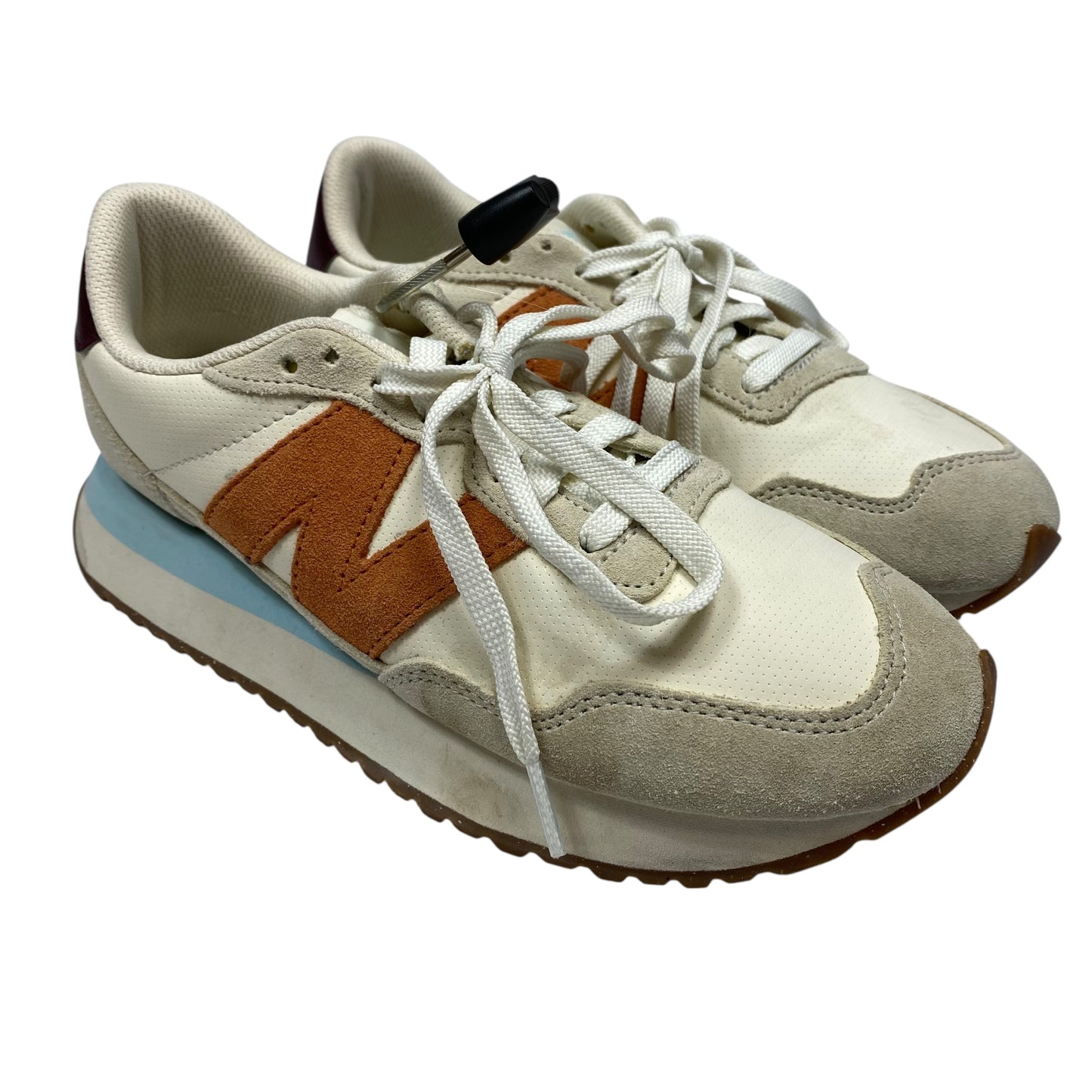Shoes Athletic By New Balance In Cream & Tan, Size:9