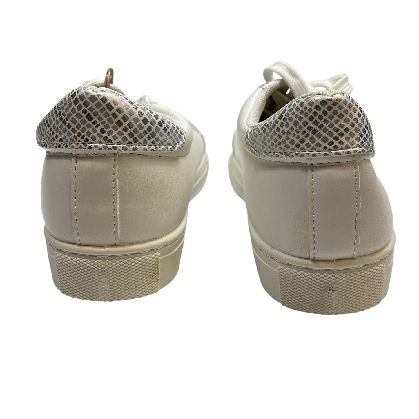 Shoes Sneakers By Outwoods In Grey & White, Size:6