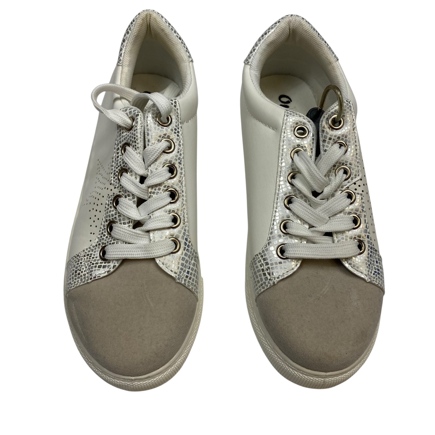 Shoes Sneakers By Outwoods In Grey & White, Size:6