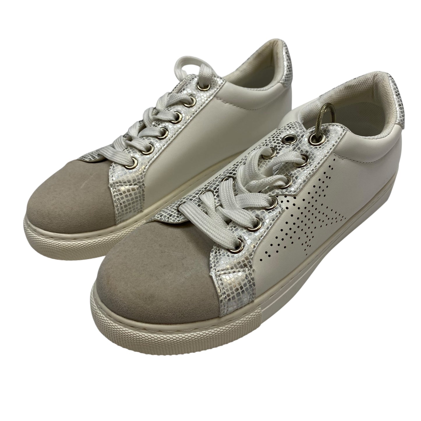 Shoes Sneakers By Outwoods In Grey & White, Size:6