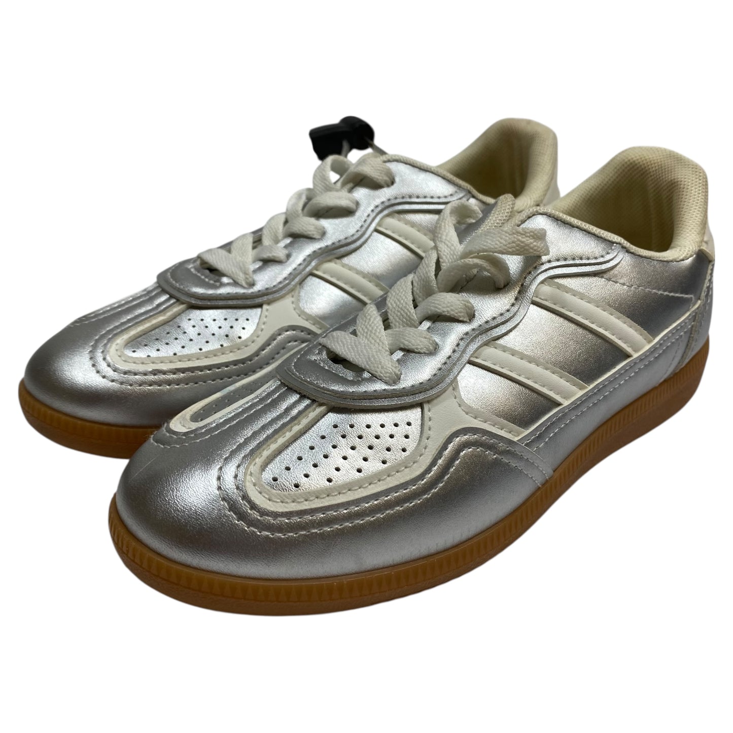 Shoes Sneakers By Fashion Nova In Silver, Size:6.5