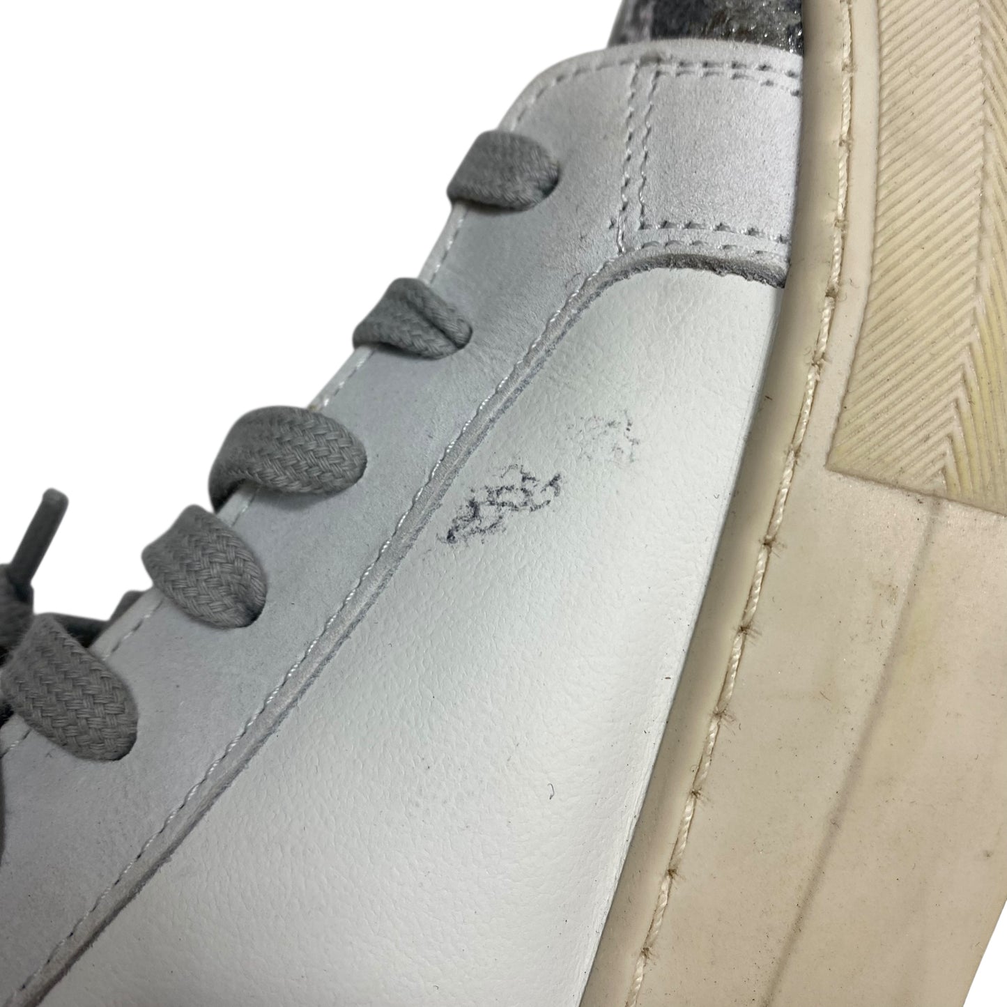 Shoes Designer By P448 In Grey & White, Size:8.5
