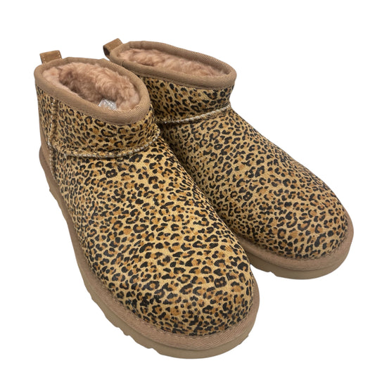 Boots Designer By Ugg In Animal Print, Size:8