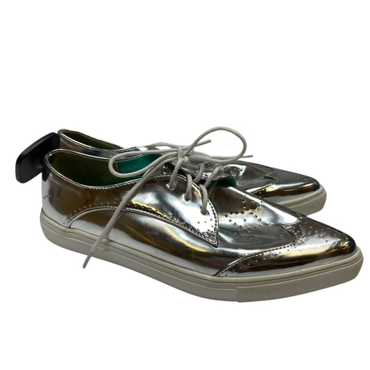 Shoes Flats By Mark In Silver, Size: 7