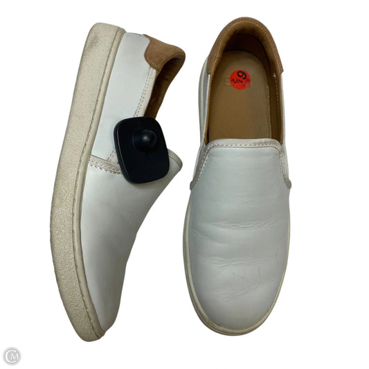 Shoes Designer By Ugg In Cream, Size: 6.5