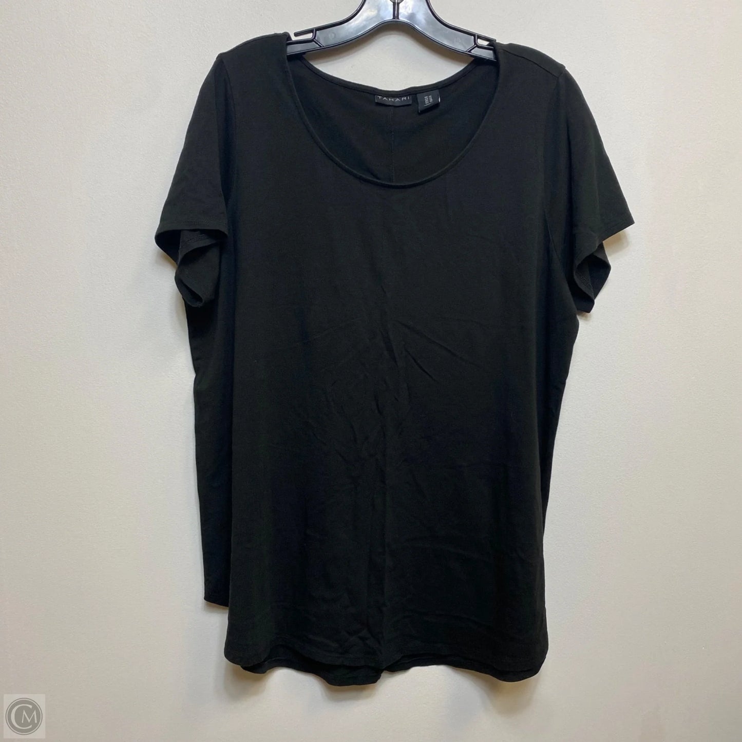 Top Short Sleeve Basic By Tahari In Black, Size: 1x