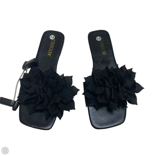 Sandals Flats By Cmf In Black, Size: 7.5