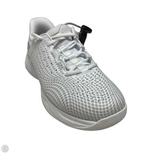 Shoes Sneakers By Skechers In White, Size: 6.5