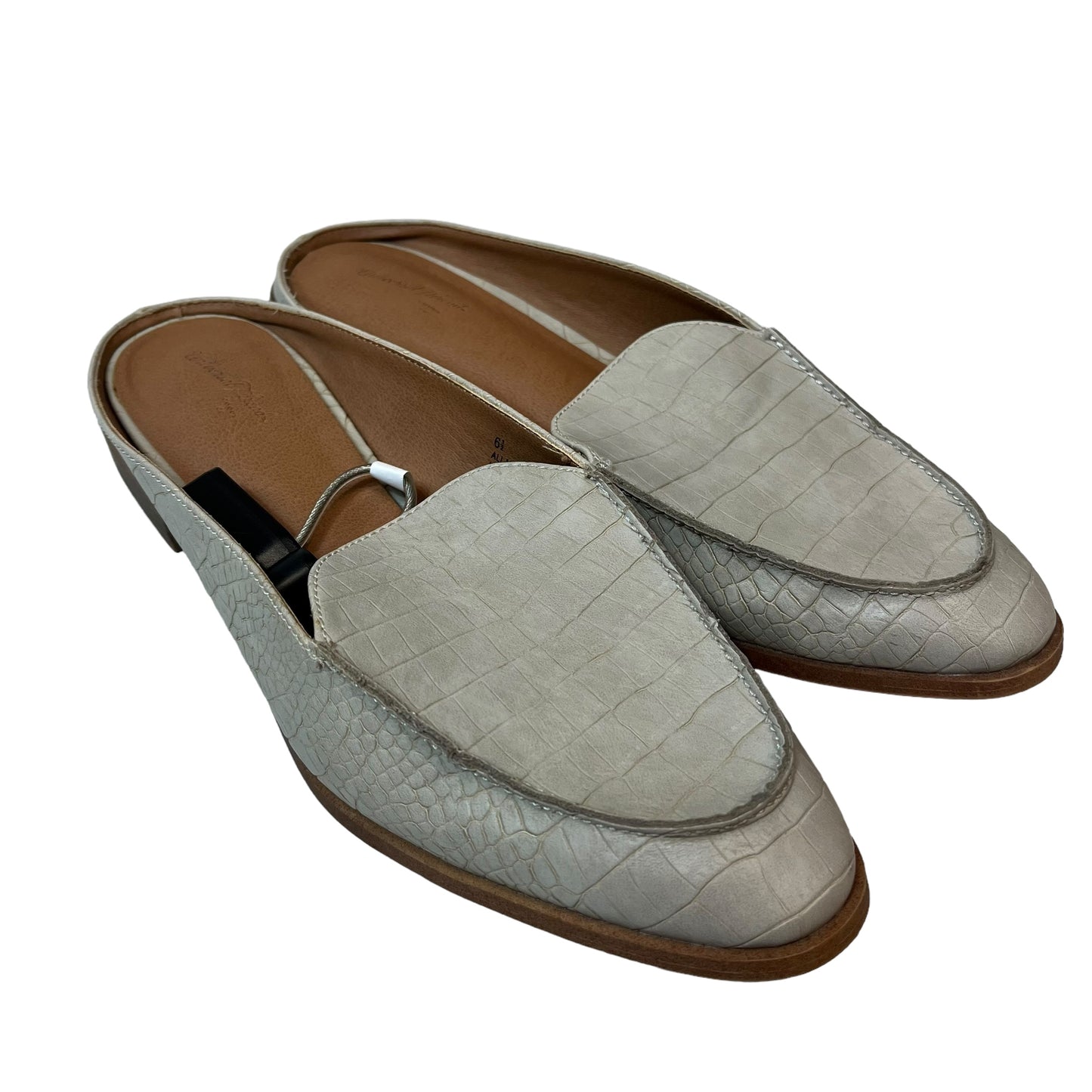 Grey Shoes Flats Universal Thread, Size 6.5