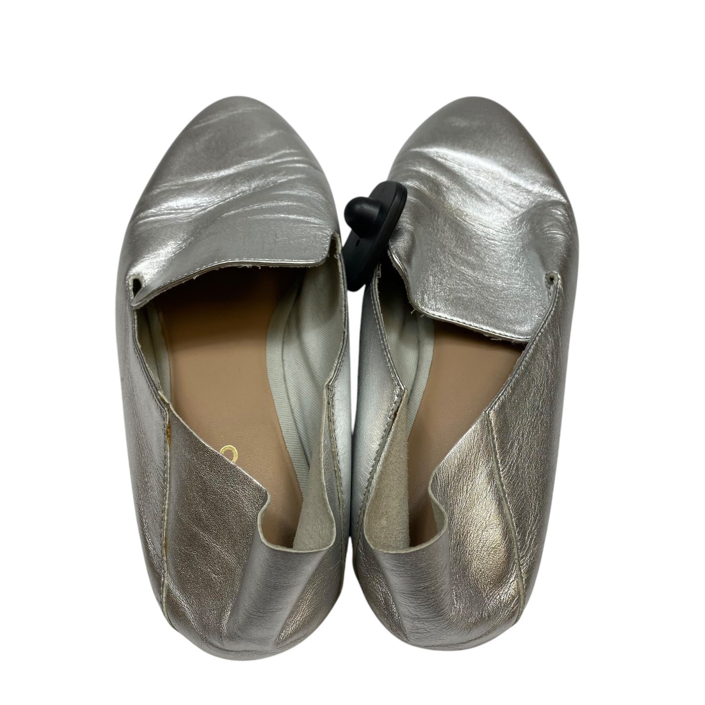 Shoes Flats By Aldo In Silver, Size: 8.5