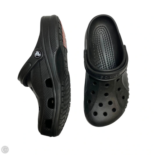 Shoes Flats By Crocs In Black, Size: 8