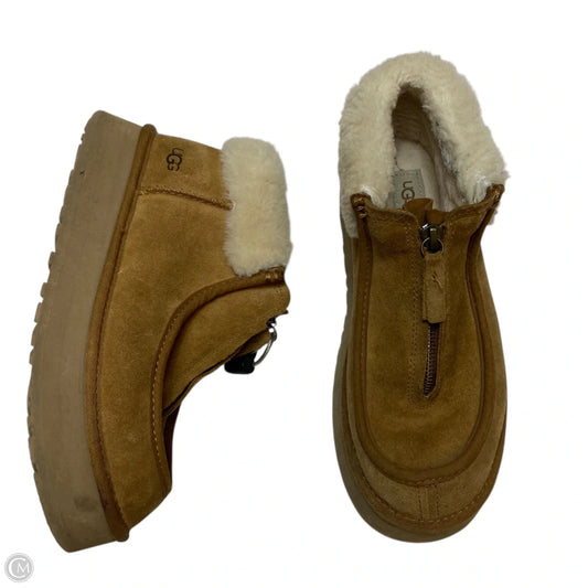 Boots Designer By Ugg In Brown, Size: 8
