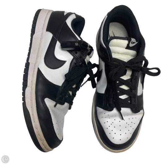 Shoes Sneakers By Nike In Black & White, Size: 9
