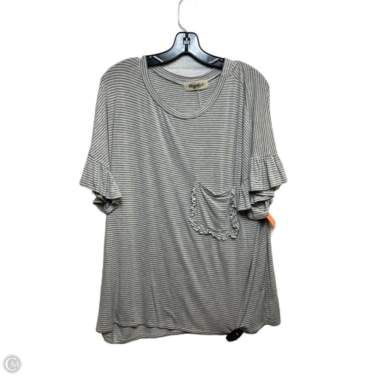 Top Short Sleeve By Haptics In Grey, Size: 1x