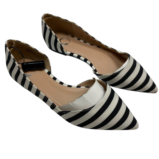 Shoes Flats By Clothes Mentor In Black & White, Size: 7