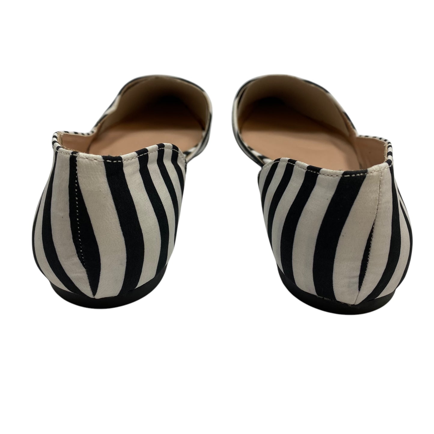 Shoes Flats By Clothes Mentor In Black & White, Size: 7