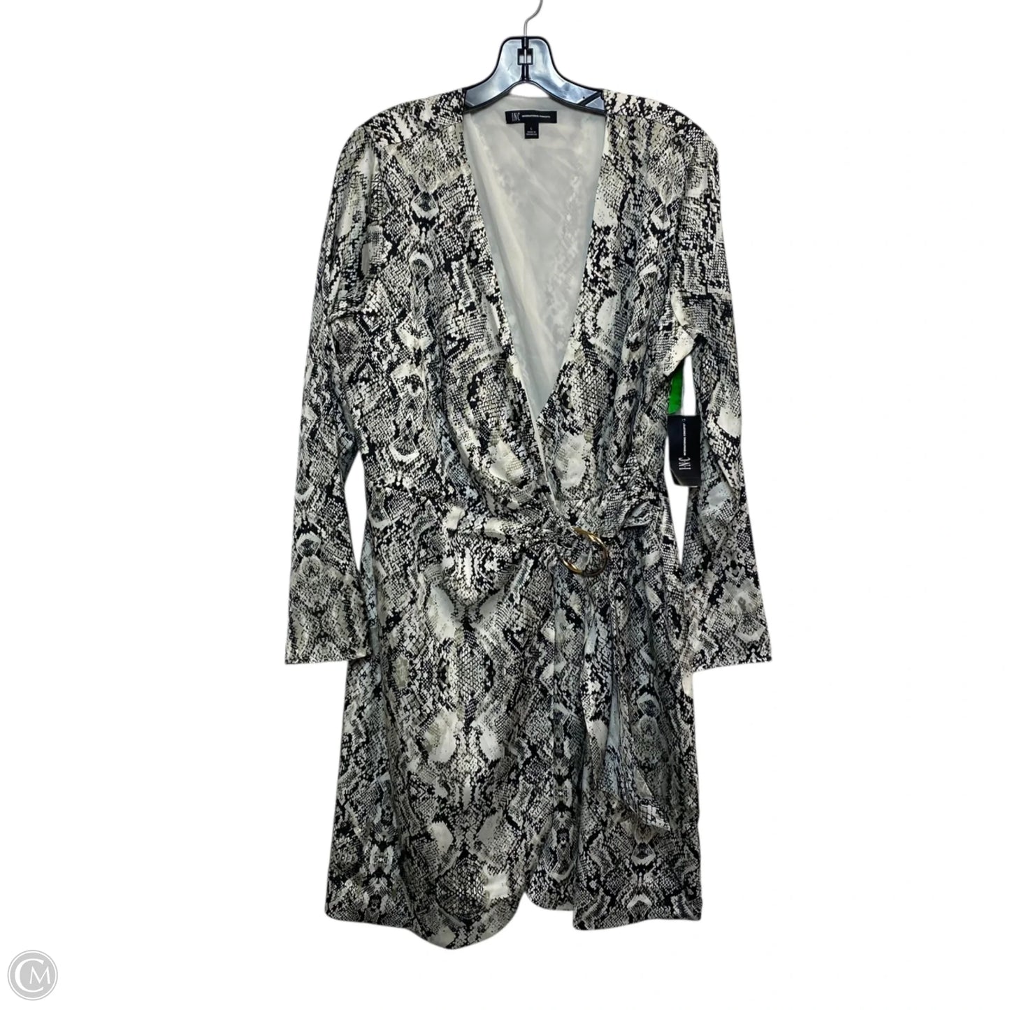 Dress Casual Short By International Concepts In Snakeskin Print, Size: L