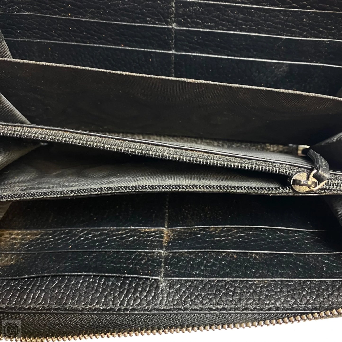 Wallet Luxury Designer By Gucci, Size: Medium