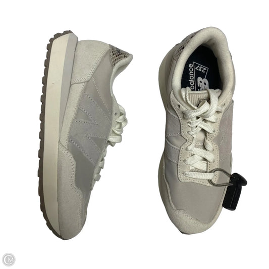 Shoes Athletic By New Balance In Grey, Size: 6