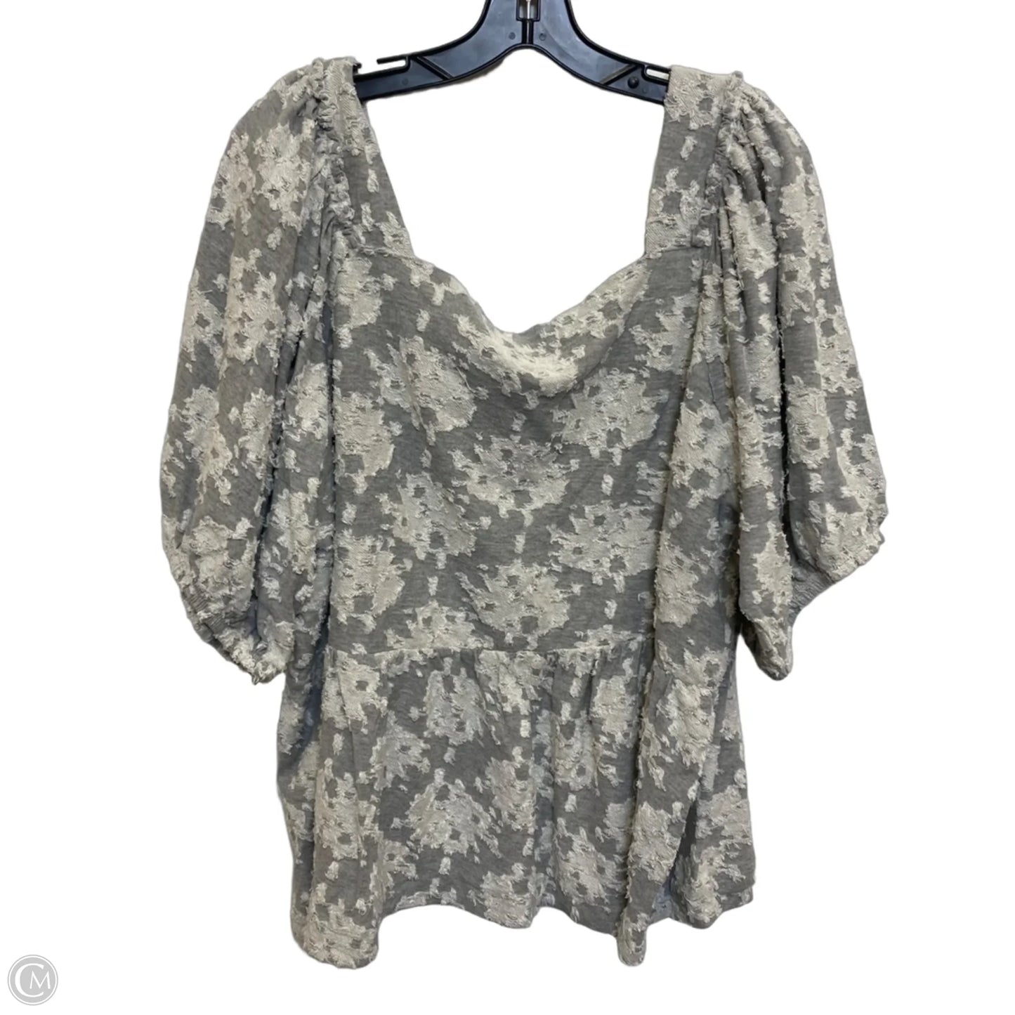 Top Short Sleeve By Cato In Grey, Size: 4x