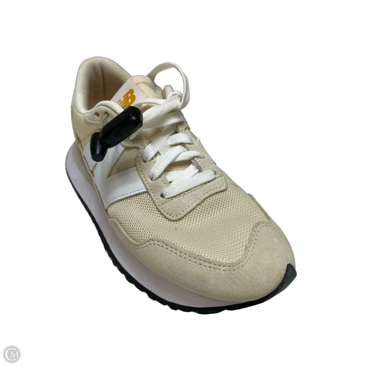 Shoes Athletic By New Balance In Cream, Size: 10