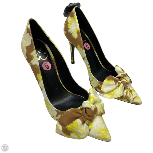 Shoes Designer By Ted Baker In Yellow, Size: 9