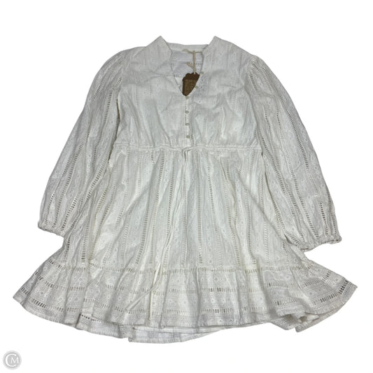 Dress Casual Short By Let Me Be In White, Size: M