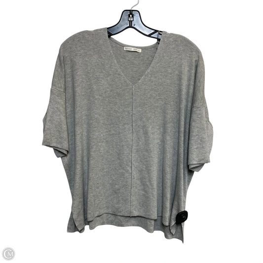 Top 3/4 Sleeve By Be Cool In Grey, Size: S