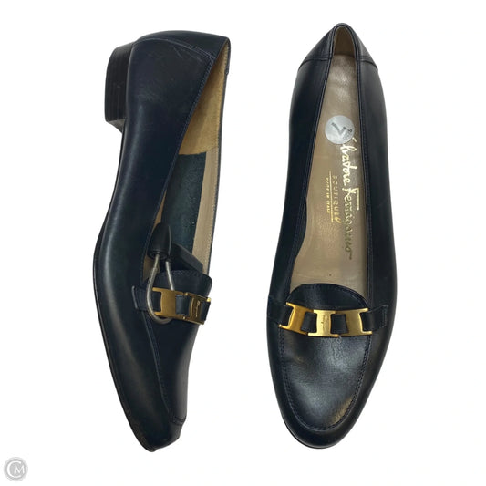 Shoes Luxury Designer By Ferragamo In Navy, Size: 7