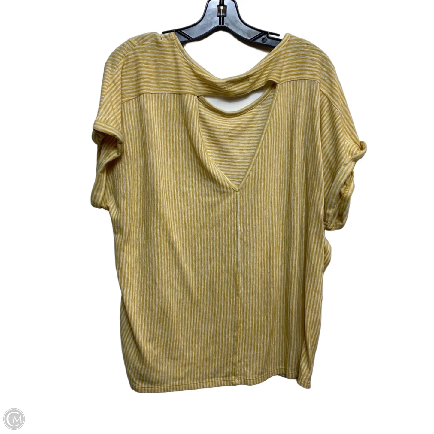 Top Short Sleeve By Maurices In White & Yellow, Size: Xl