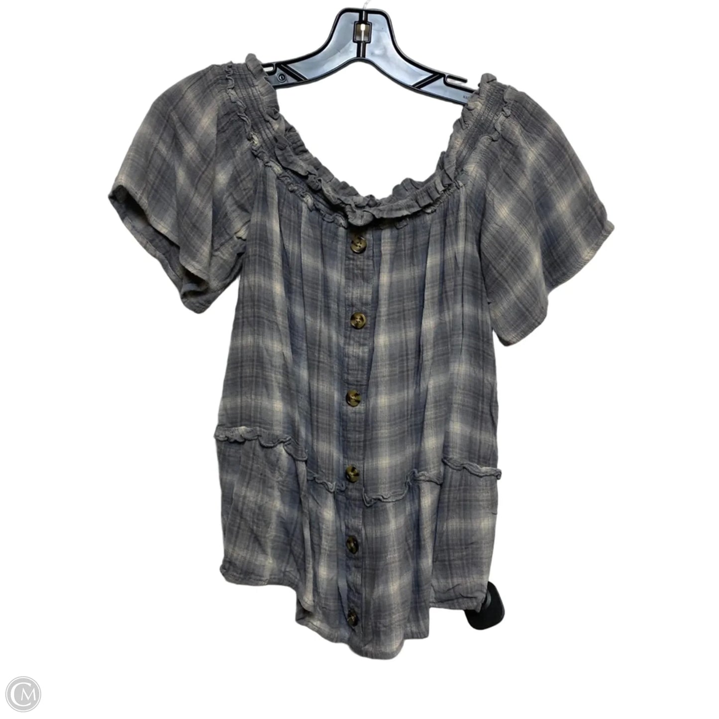 Top Short Sleeve By Maurices In Grey, Size: M
