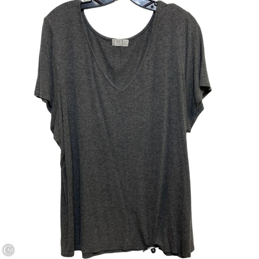 Top Short Sleeve Basic By Maurices In Grey, Size: 2x