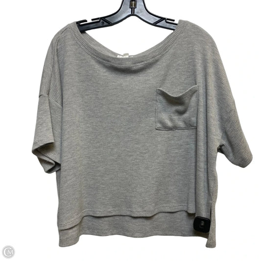 Top Short Sleeve By Olive And Oak In Grey, Size: M