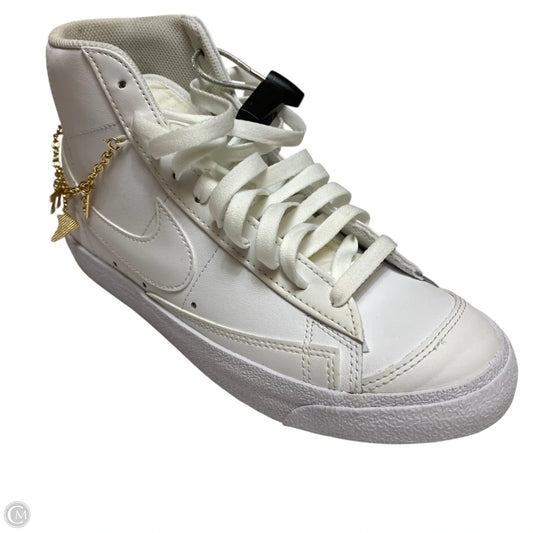 Shoes Sneakers By Nike In White, Size: 8.5
