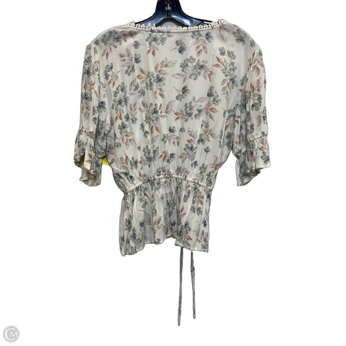 Top Short Sleeve By American Rag In Cream, Size: M