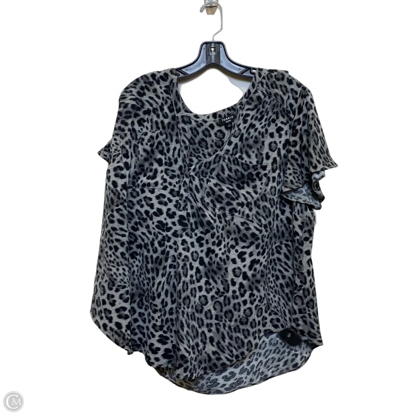 Top Short Sleeve By Torrid In Black & Grey, Size: 1x