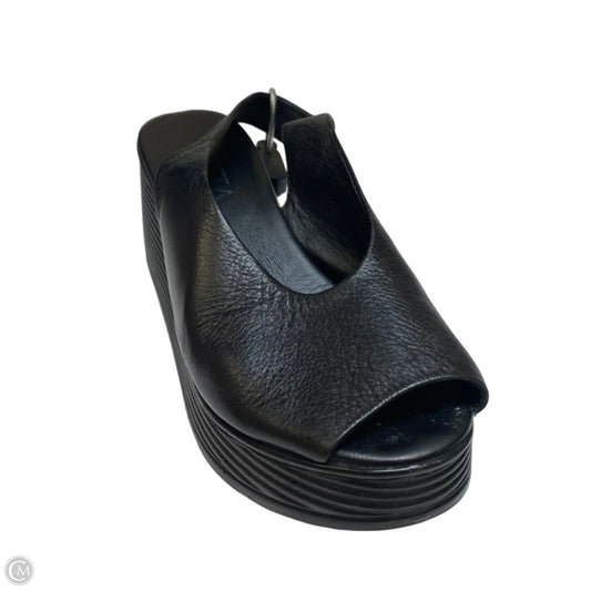 Sandals Heels Wedge By Lonza In Black, Size: 8.5