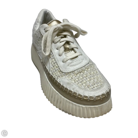 Shoes Sneakers By Coconuts In Cream, Size: 8