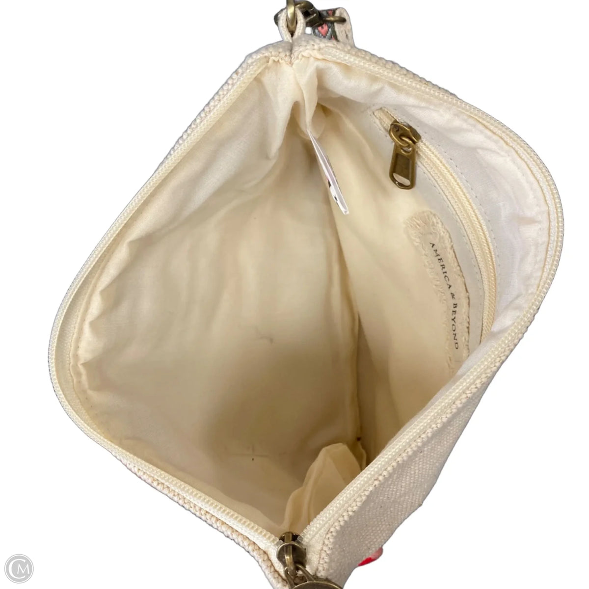 Wristlet By America & Beyond, Size: Medium