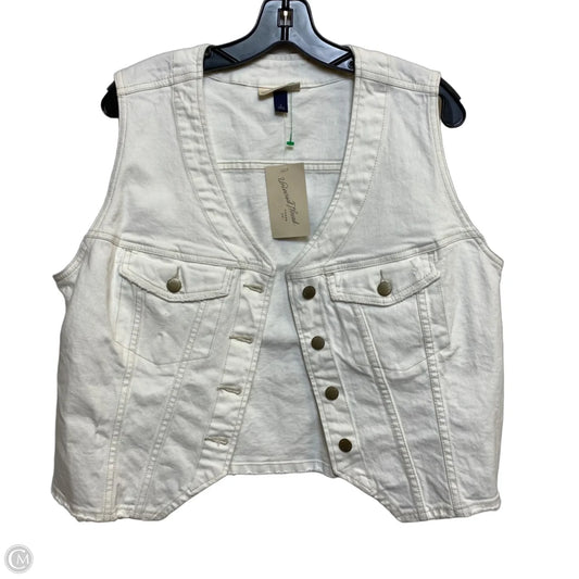 Top Sleeveless By Universal Thread In White, Size: L