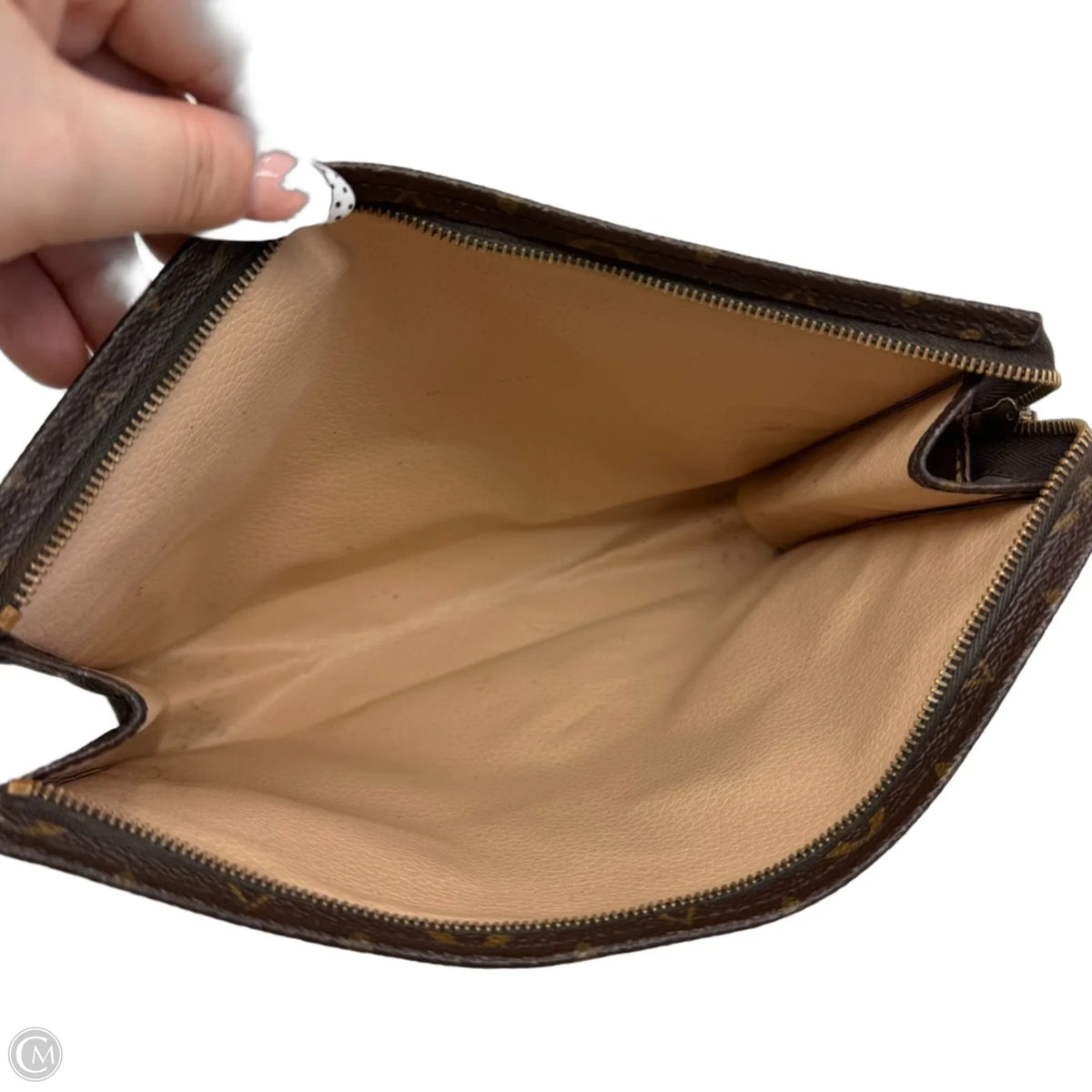 Toiletry Pouch Luxury Designer By Louis Vuitton, Size: Medium