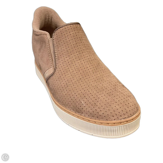 Shoes Flats By Skechers In Tan, Size: 7.5