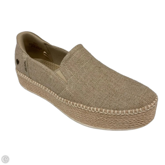 Shoes Flats By Skechers In Cream, Size: 9