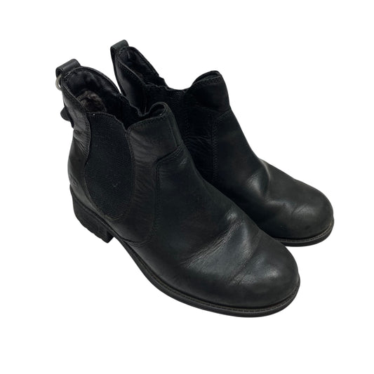 Boots Designer By Ugg In Black, Size:6