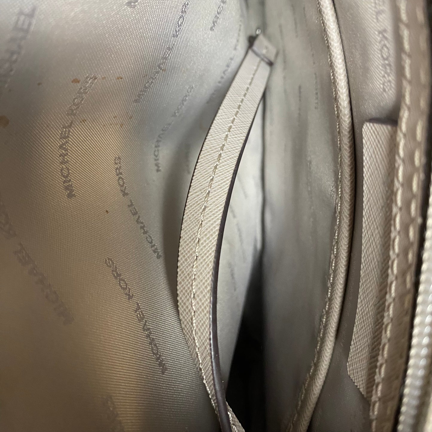 Handbag Designer By Michael Kors, Size: Medium