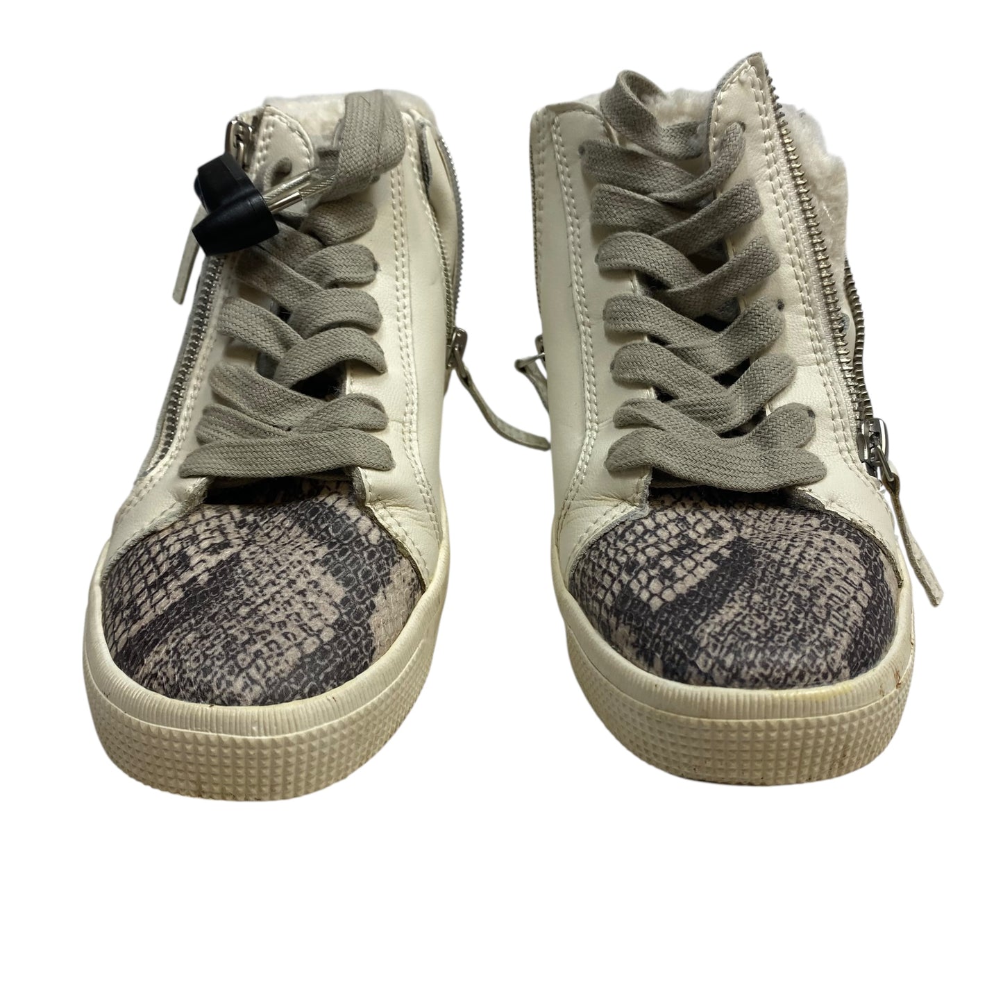 Shoes Sneakers By Dolce Vita In Grey & White, Size:6