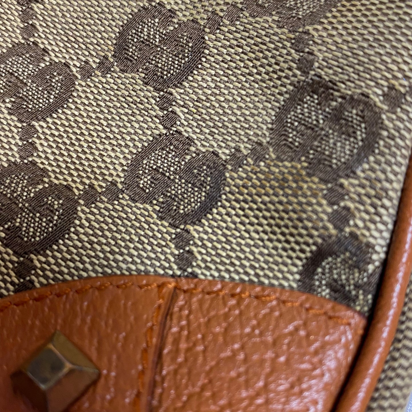 Handbag Luxury Designer By Gucci, Size: Small